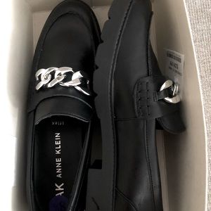 Anne Klein black loafers SZ 8.5